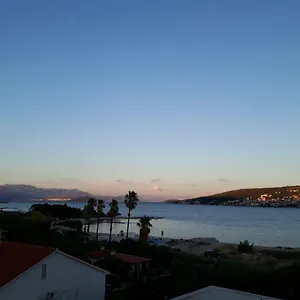 apartments-nika-trogir.hotels-in-trogir.com/